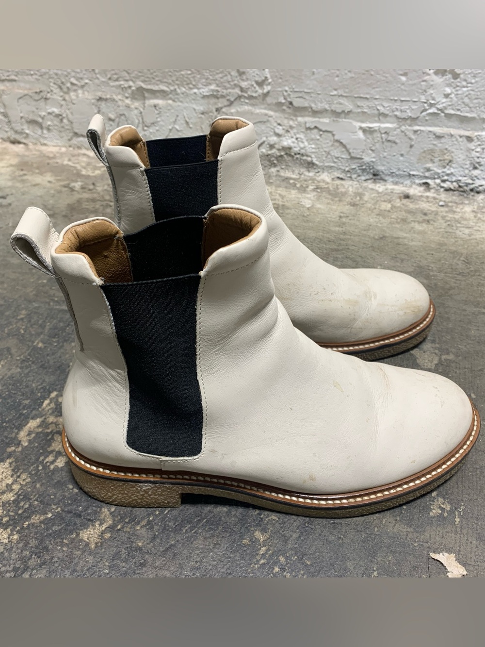 Everlane Italian Leather Chelsea Boot Off-White Women’s Sz 9